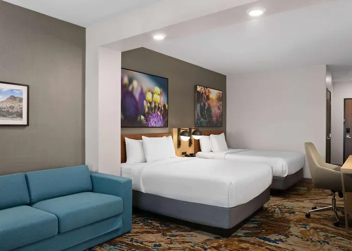 La Quinta & By Wyndham Hotel 3*