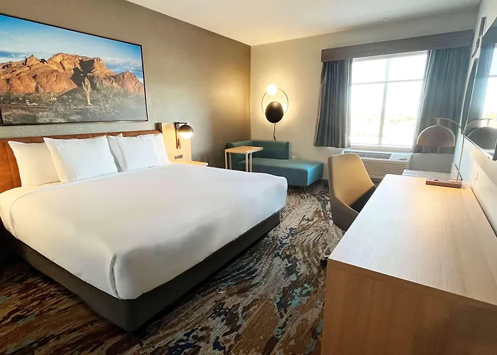 La Quinta & By Wyndham Hotel